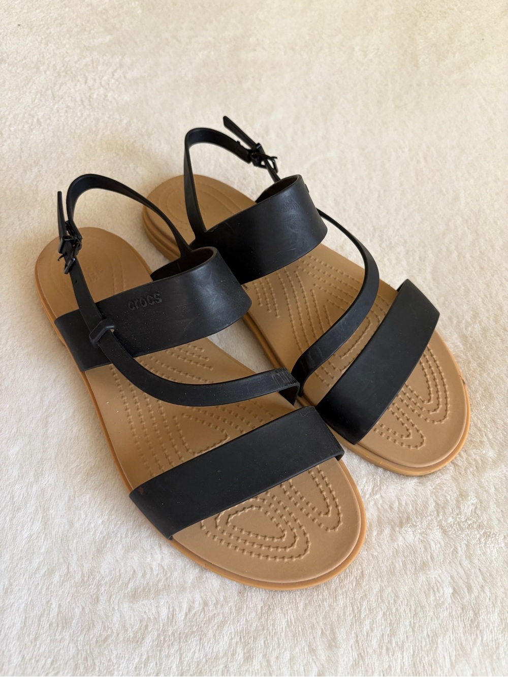 CROCS Women's Black Strappy Sandals with Tan Footbed Sz 10